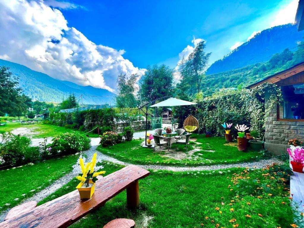Himalayan Fort Resort, Manali - ! Riverside Property !! Big Lawn With Bonfire !! Best Selling !! Scenic River & Mountais View !! Big Parking !! Luxury Balcony Rooms !! Playing Zone !! Property Of The Year ! M 98160-43600 מראה חיצוני תמונה