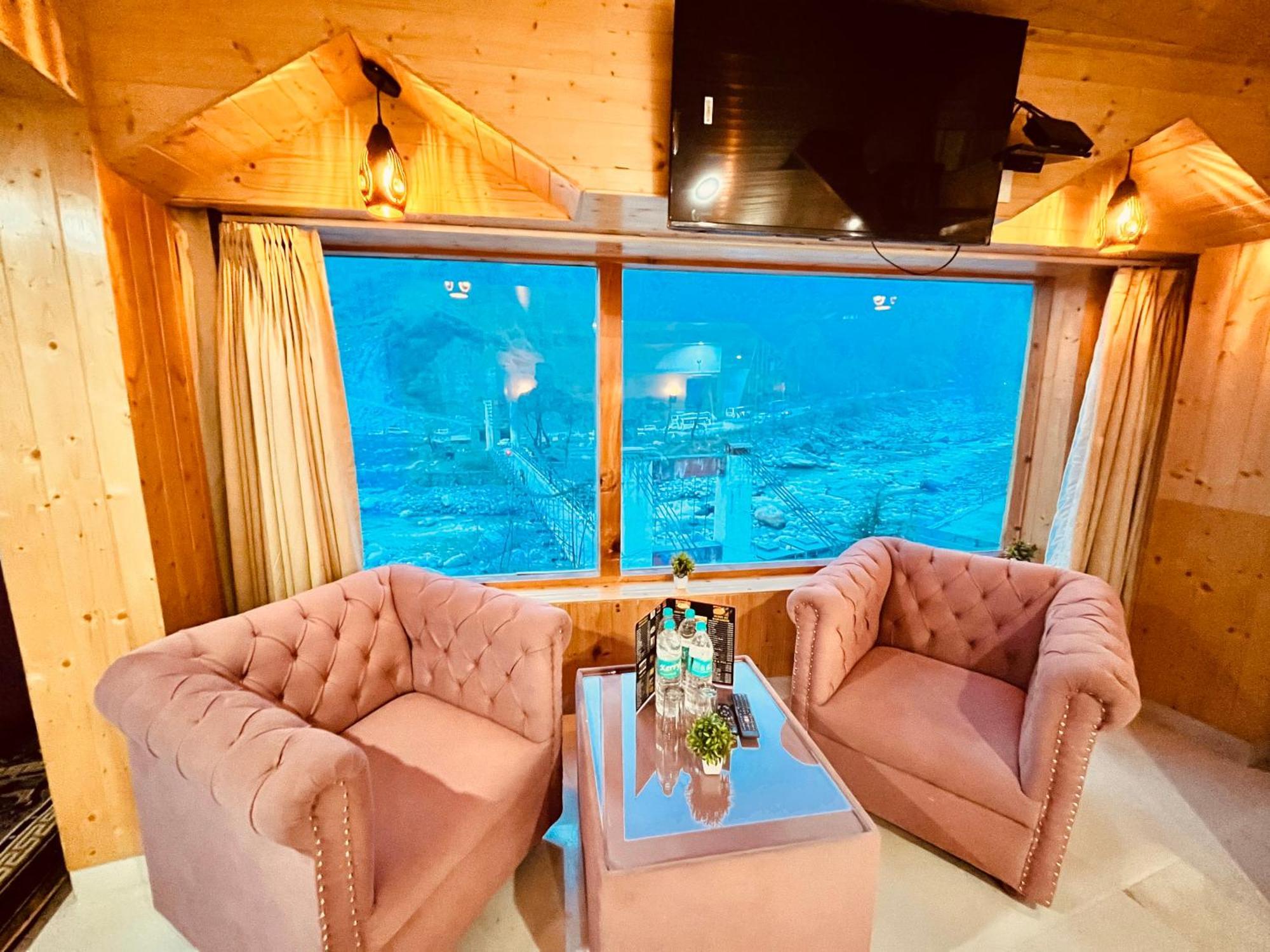 Himalayan Fort Resort, Manali - ! Riverside Property !! Big Lawn With Bonfire !! Best Selling !! Scenic River & Mountais View !! Big Parking !! Luxury Balcony Rooms !! Playing Zone !! Property Of The Year ! M 98160-43600 מראה חיצוני תמונה
