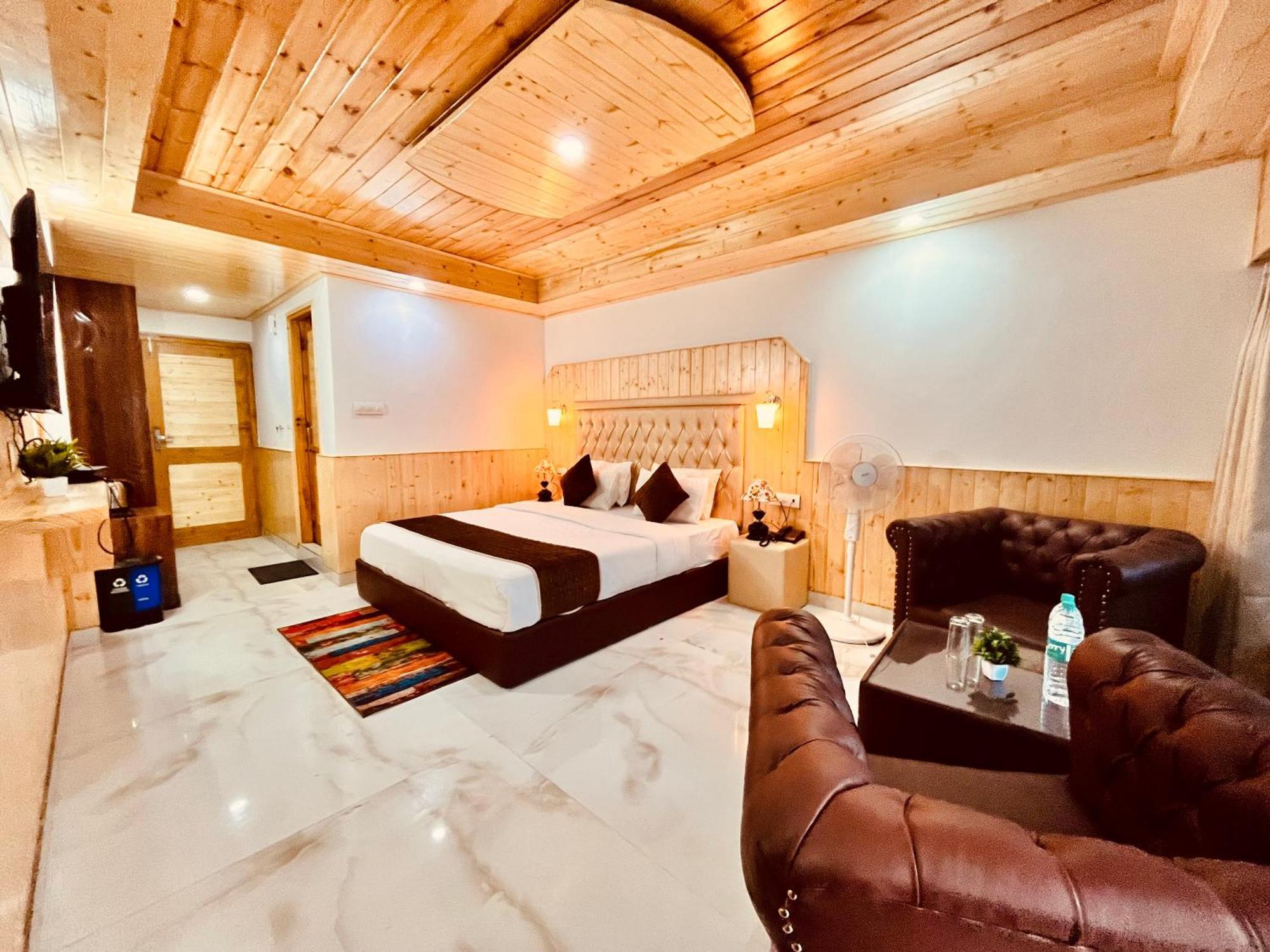 Himalayan Fort Resort, Manali - ! Riverside Property !! Big Lawn With Bonfire !! Best Selling !! Scenic River & Mountais View !! Big Parking !! Luxury Balcony Rooms !! Playing Zone !! Property Of The Year ! M 98160-43600 מראה חיצוני תמונה
