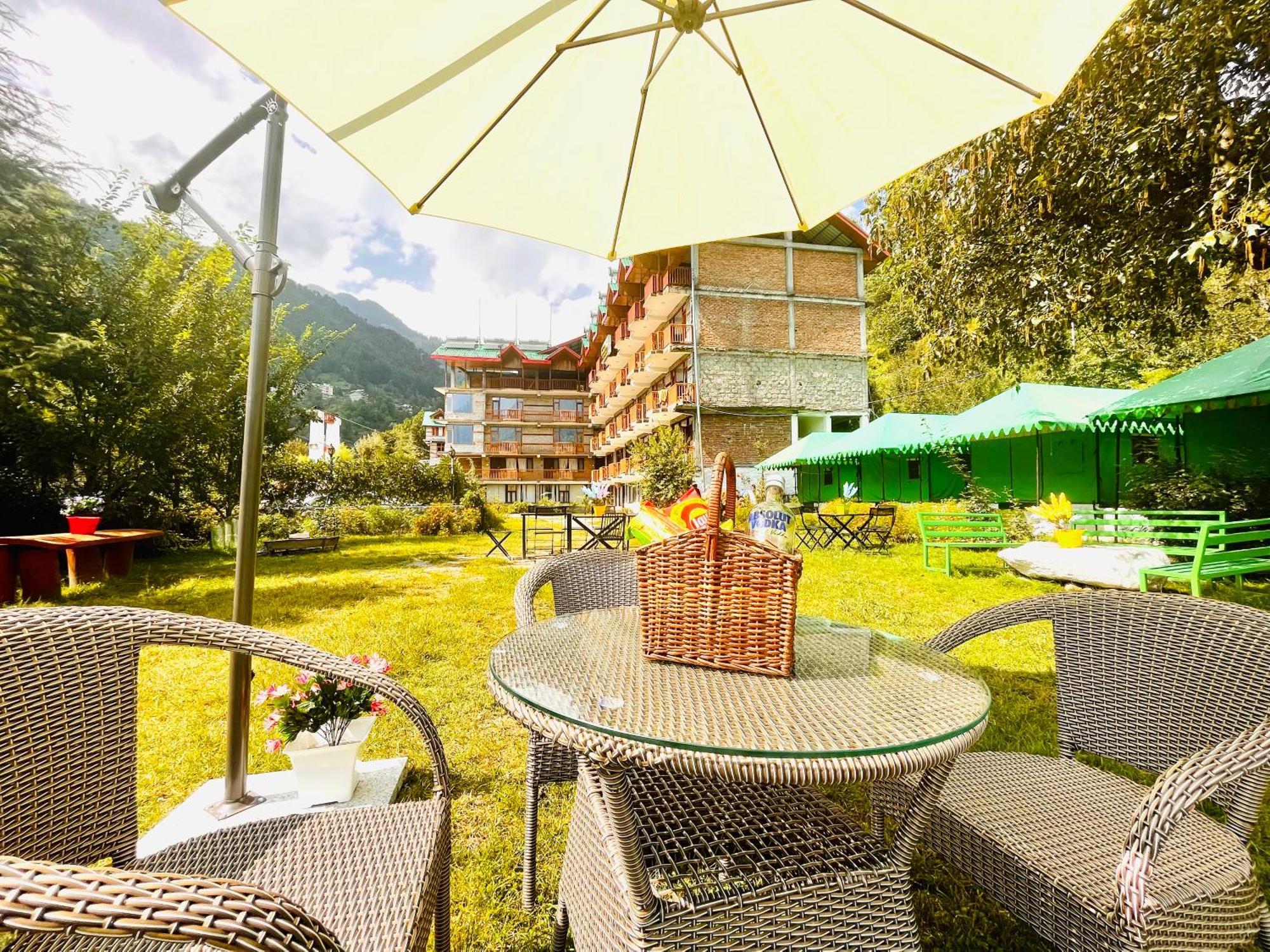 Himalayan Fort Resort, Manali - ! Riverside Property !! Big Lawn With Bonfire !! Best Selling !! Scenic River & Mountais View !! Big Parking !! Luxury Balcony Rooms !! Playing Zone !! Property Of The Year ! M 98160-43600 מראה חיצוני תמונה